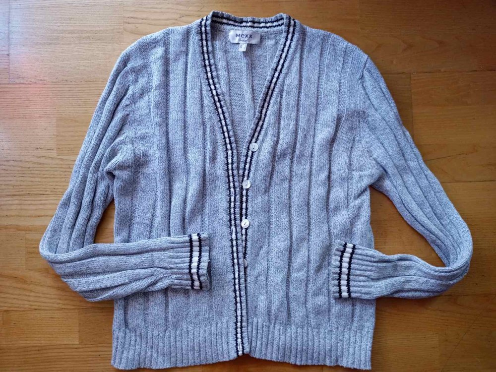 schöne Strickjacke