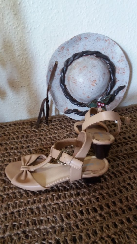 Claudia Ghizzani Dame beige Sandalen Gr.40
