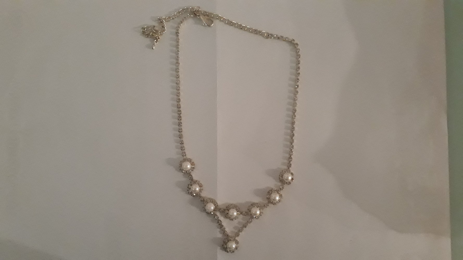 Kette mit Perlen