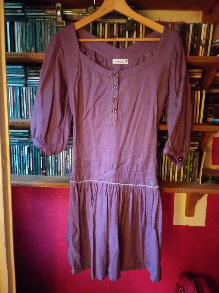 Kleid mit Puffärmeln