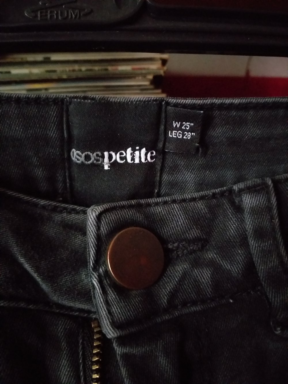 PETITE ripped Jeans