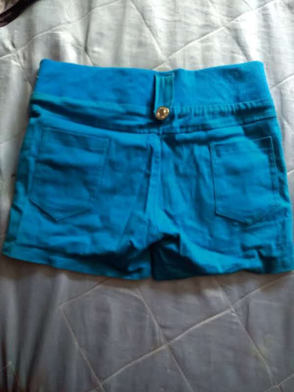 sexy blaue shorts mit taschen
