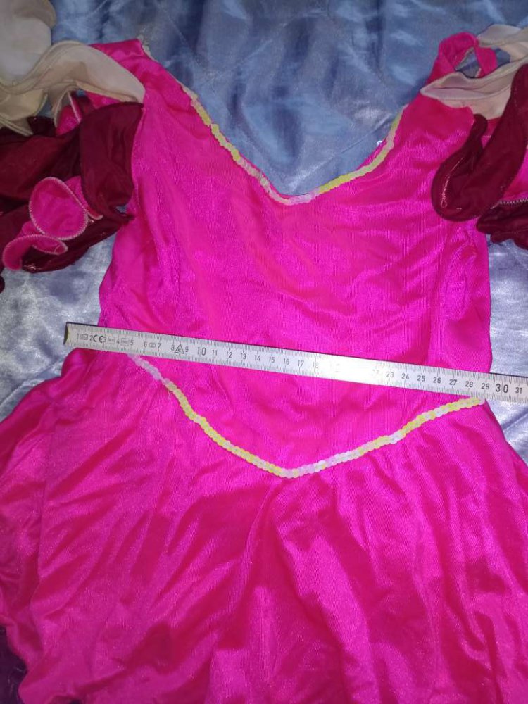 wunderschönes Prinzessin  Rüschen Kleidschen Größe ???
