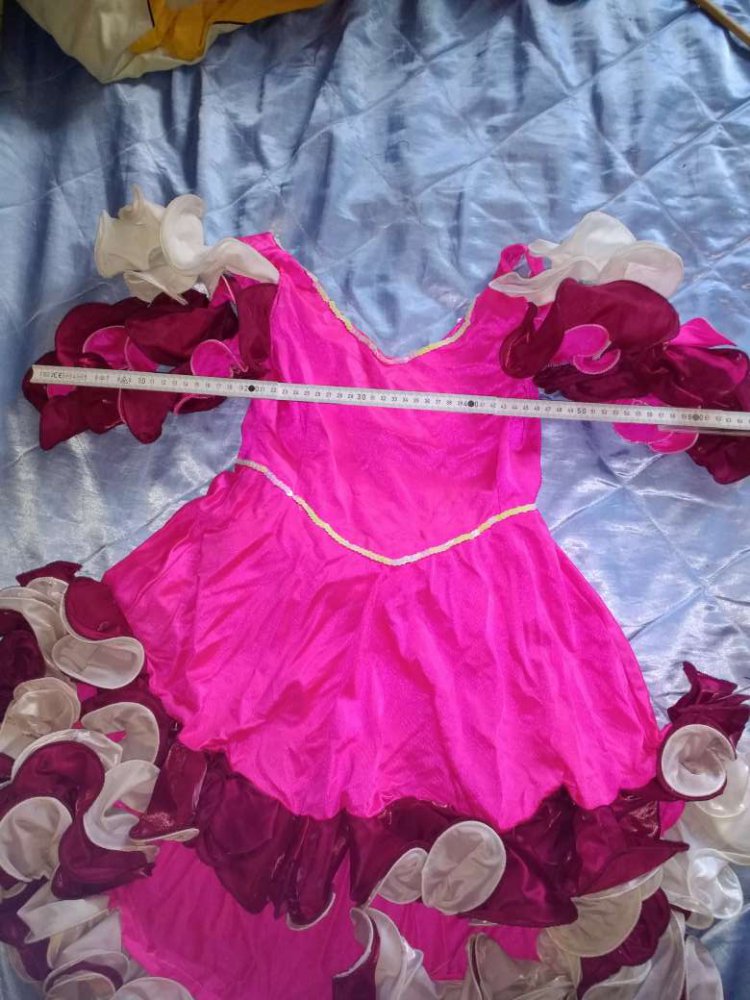 wunderschönes Prinzessin  Rüschen Kleidschen Größe ???