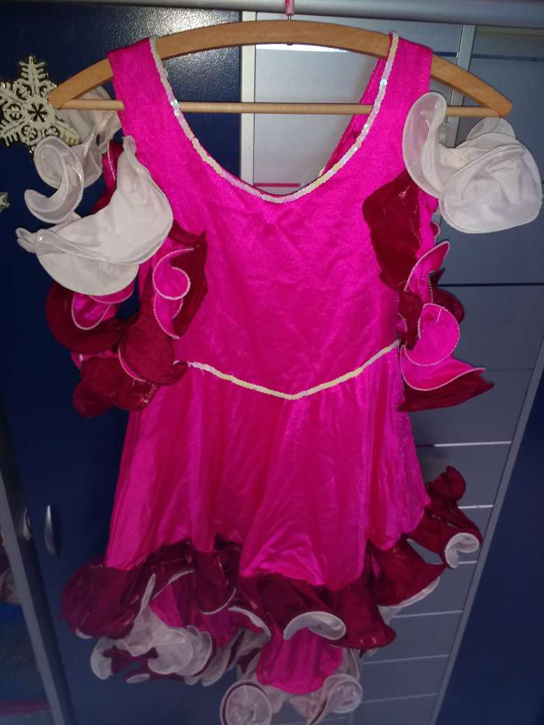wunderschönes Prinzessin  Rüschen Kleidschen Größe ???
