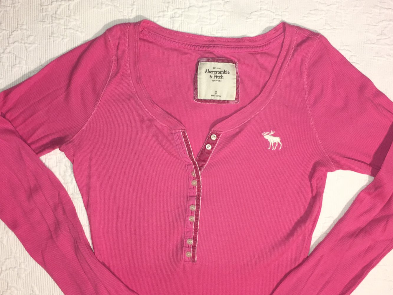 Langarm Shirt pink, weiße Knöpfe Rundhalsausschnitt, A&F Abercrombie & Fitch, Gr. XS - S