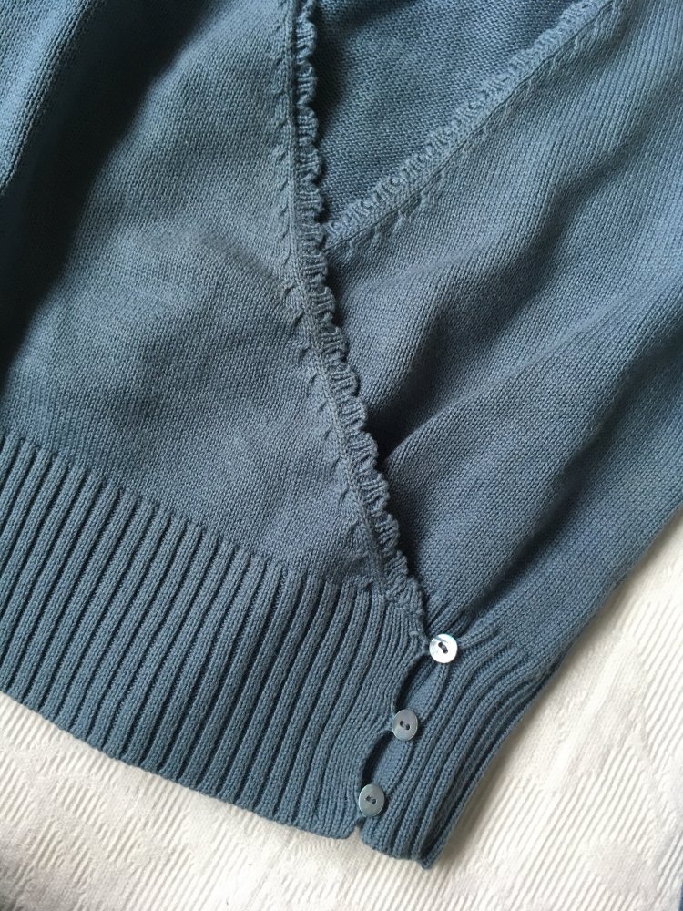 Strickjacke Cyrillus blau V-Ausschnitt Knöpfe Gr. 138/140, für 10 Jährige