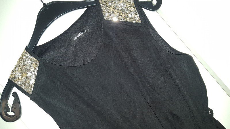 schwarzes Minikleid