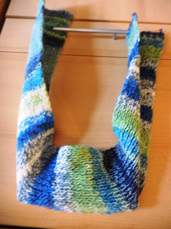 Selbstgestrickte Schal aus Wolle