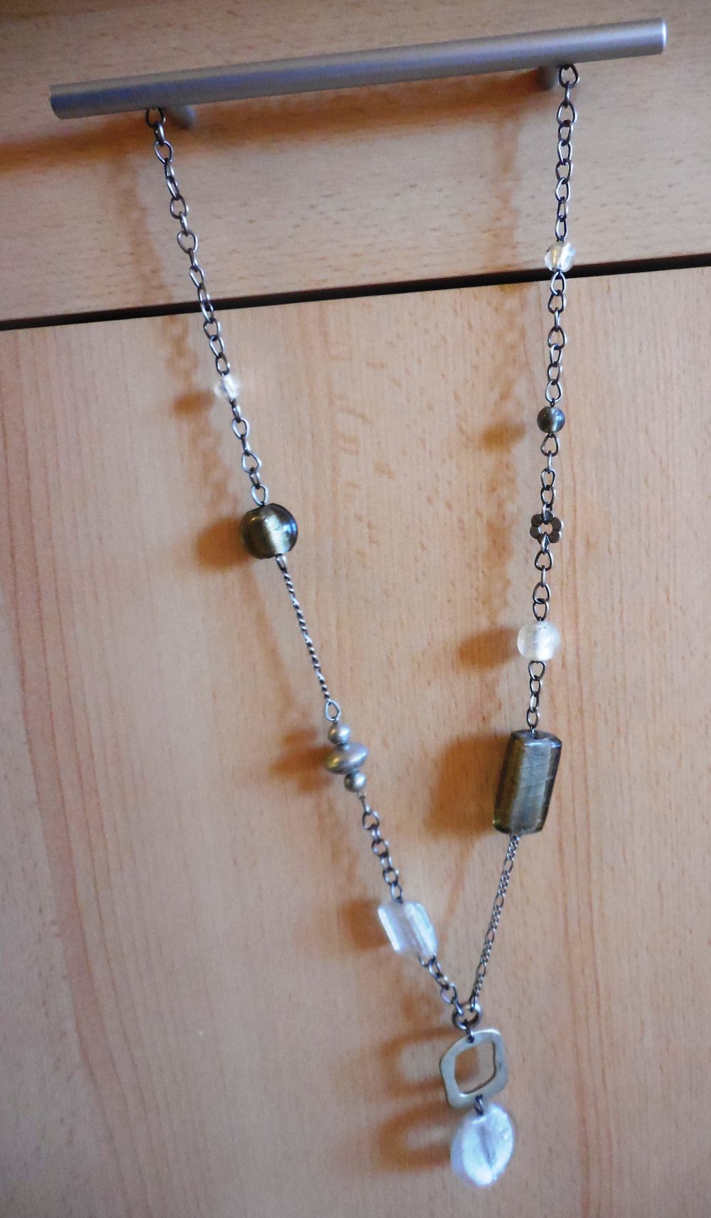 Ausgefallene und Moderne Kette in Silber mit Steine