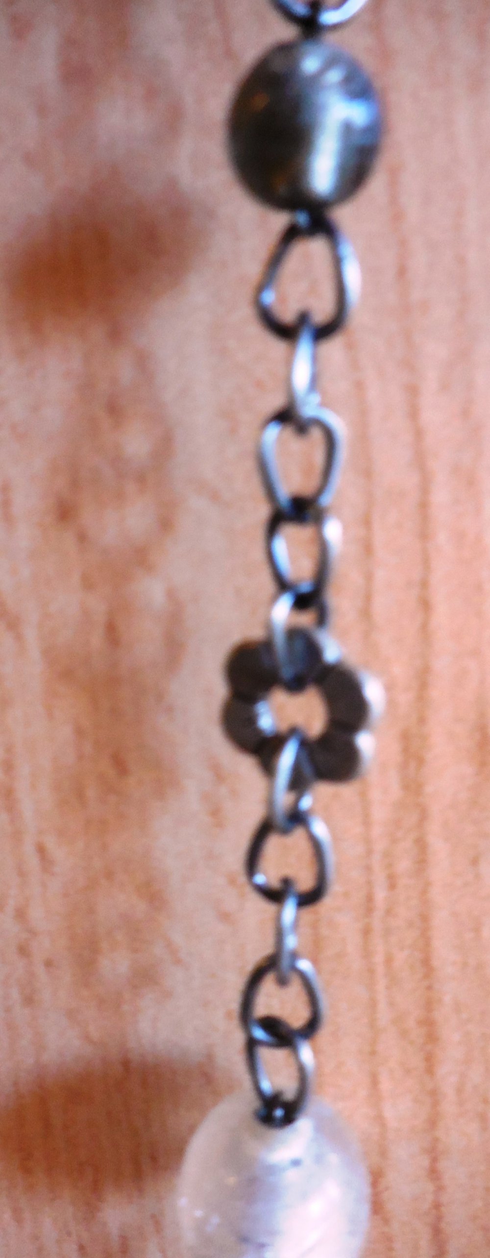 Ausgefallene und Moderne Kette in Silber mit Steine