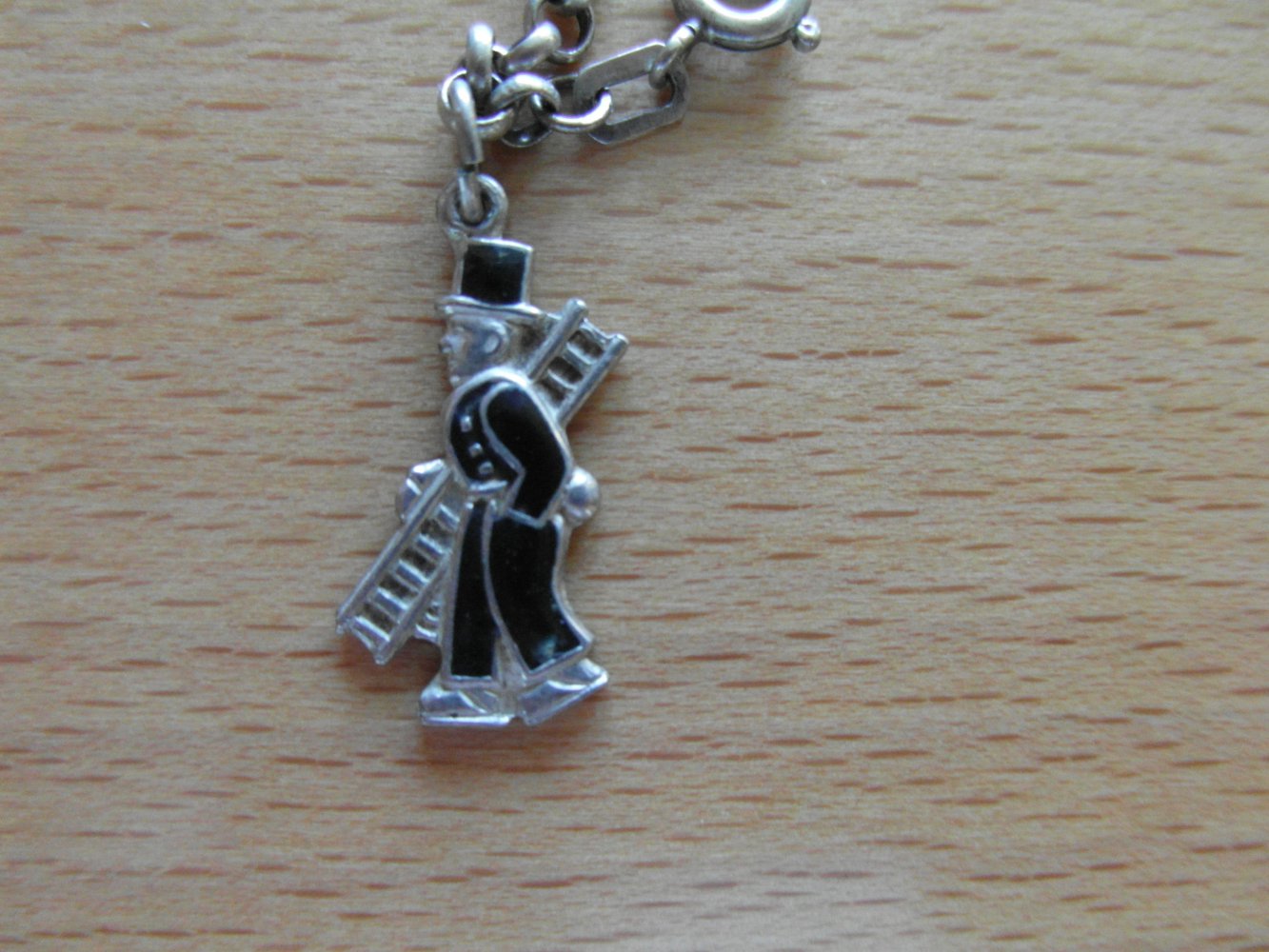 Bettlerarmband mit Anhängern
