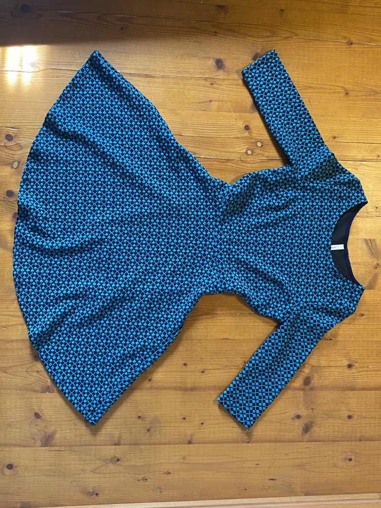 Blaues und grünes Cocktailkleid