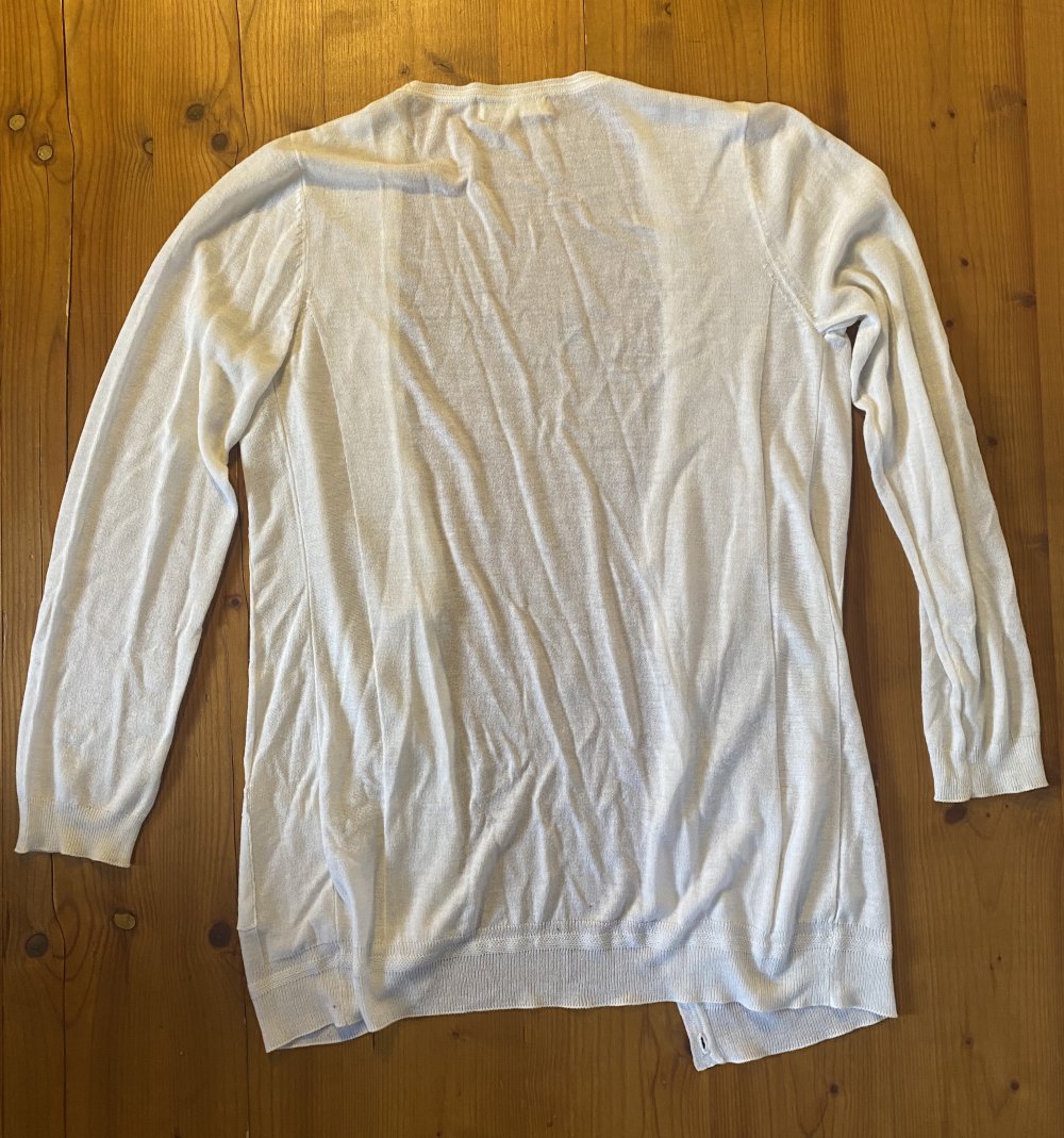 Lange weiße Strickjacke