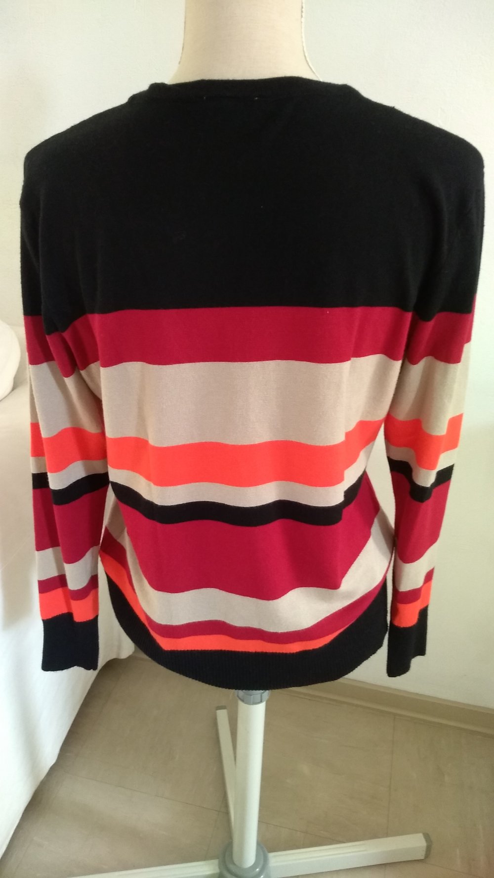 Damenweste Cardigan bunt/Streifen Gr.40