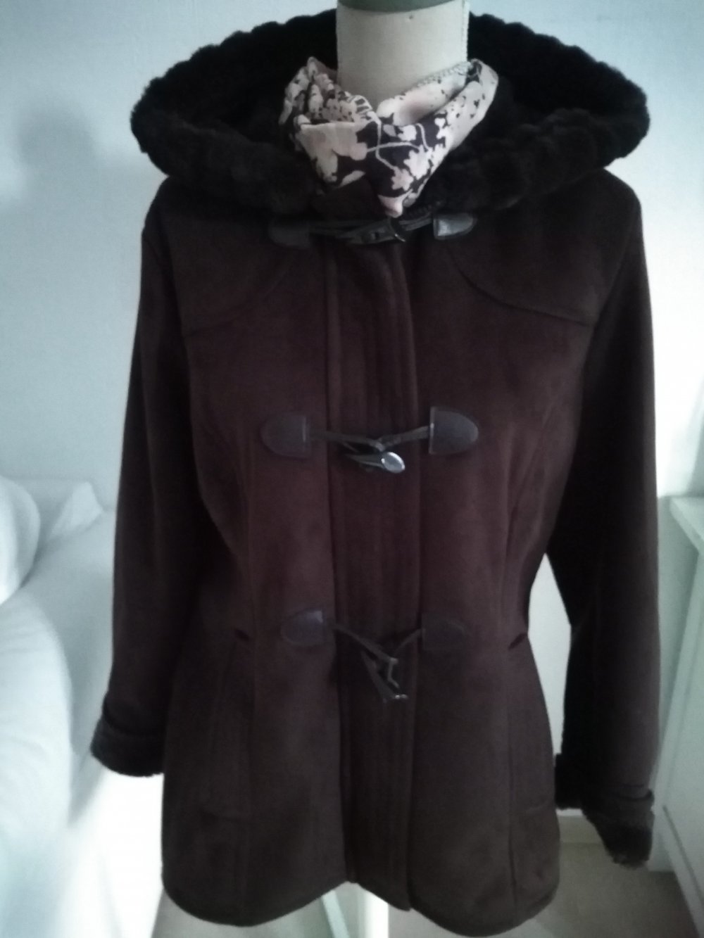 Schöner Dufflecoat in Velours braun