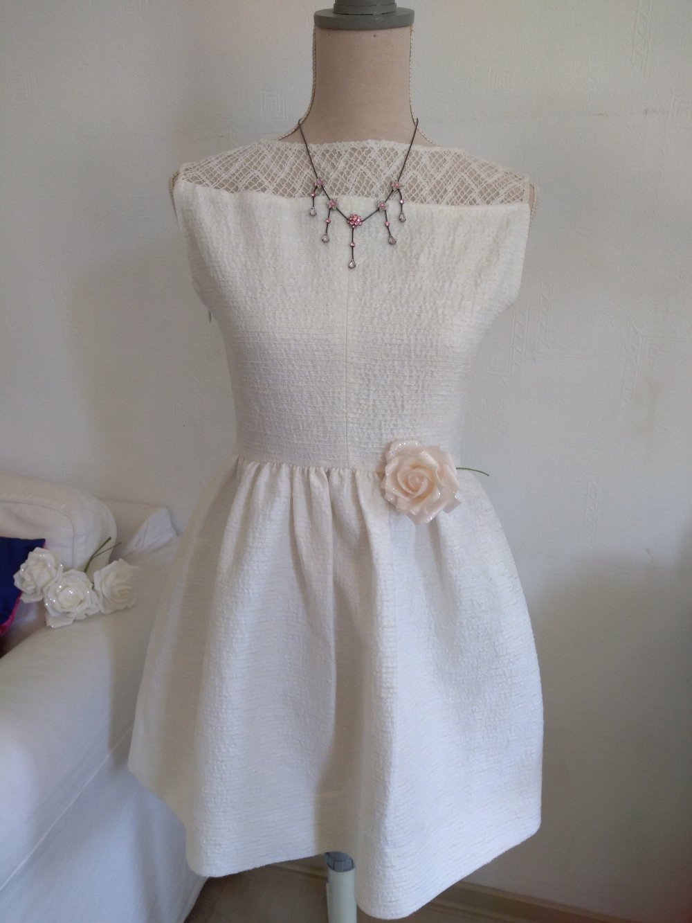 Sommerkleid in weiß