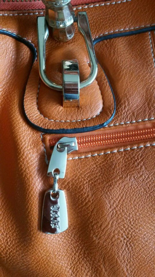 Handtasche