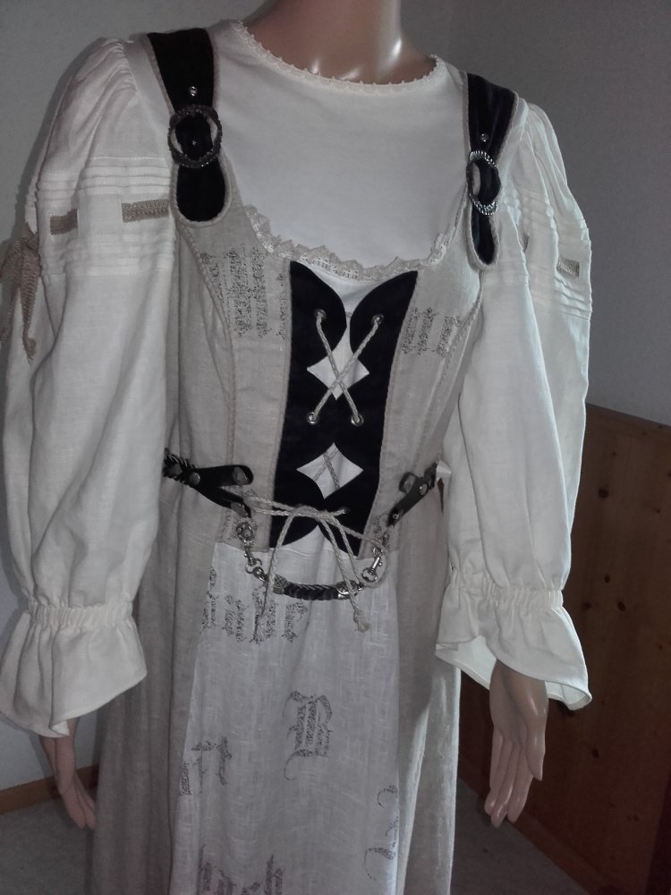 Landhauskleid