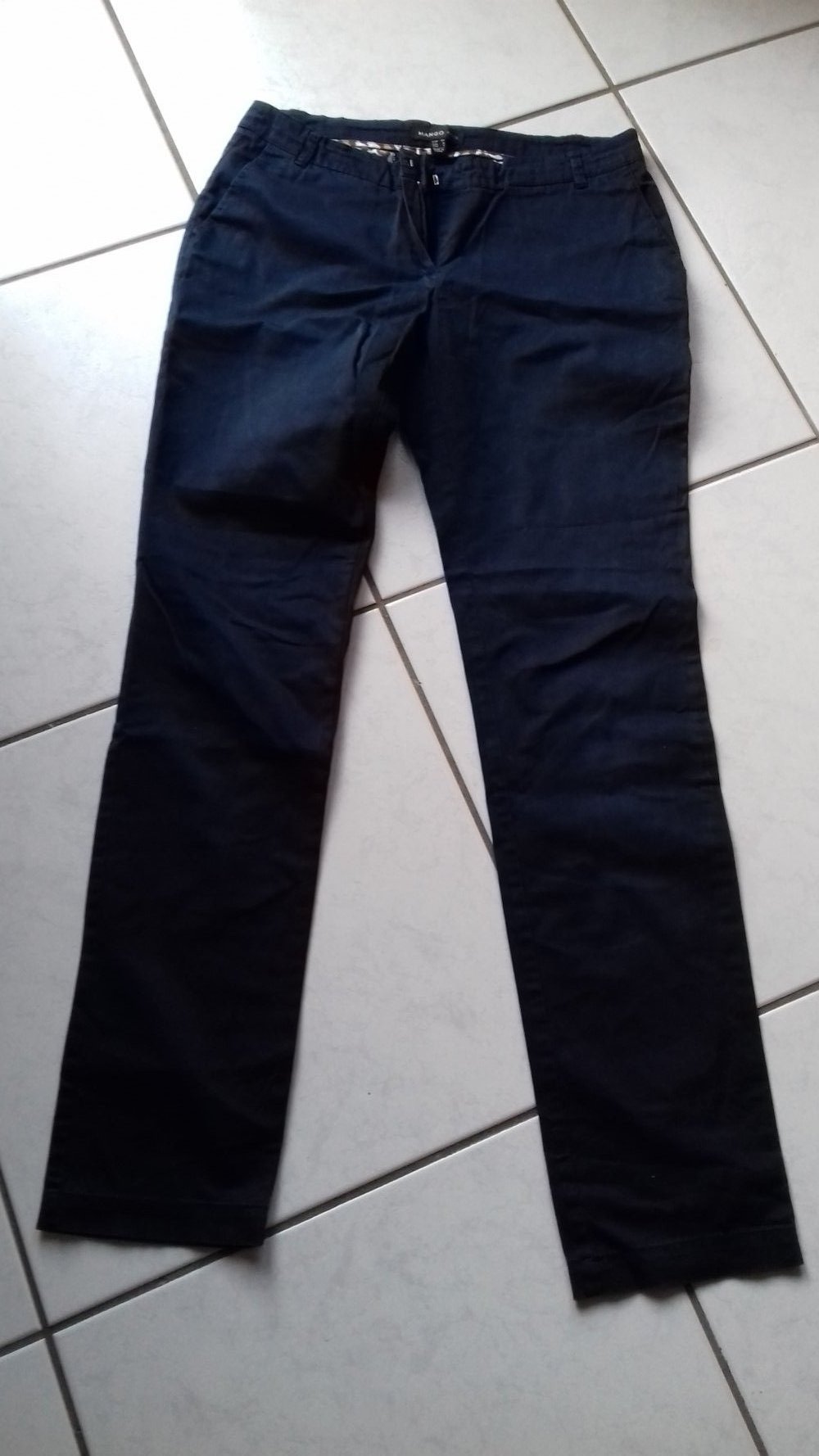 dunkelblaue Hose von MANGO basics Gr. 40 € 4,--