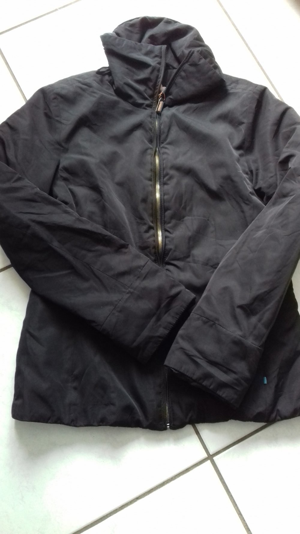 leicht gefütterte Jacke von Esprit Gr. M (passt bei 38) € 7,--