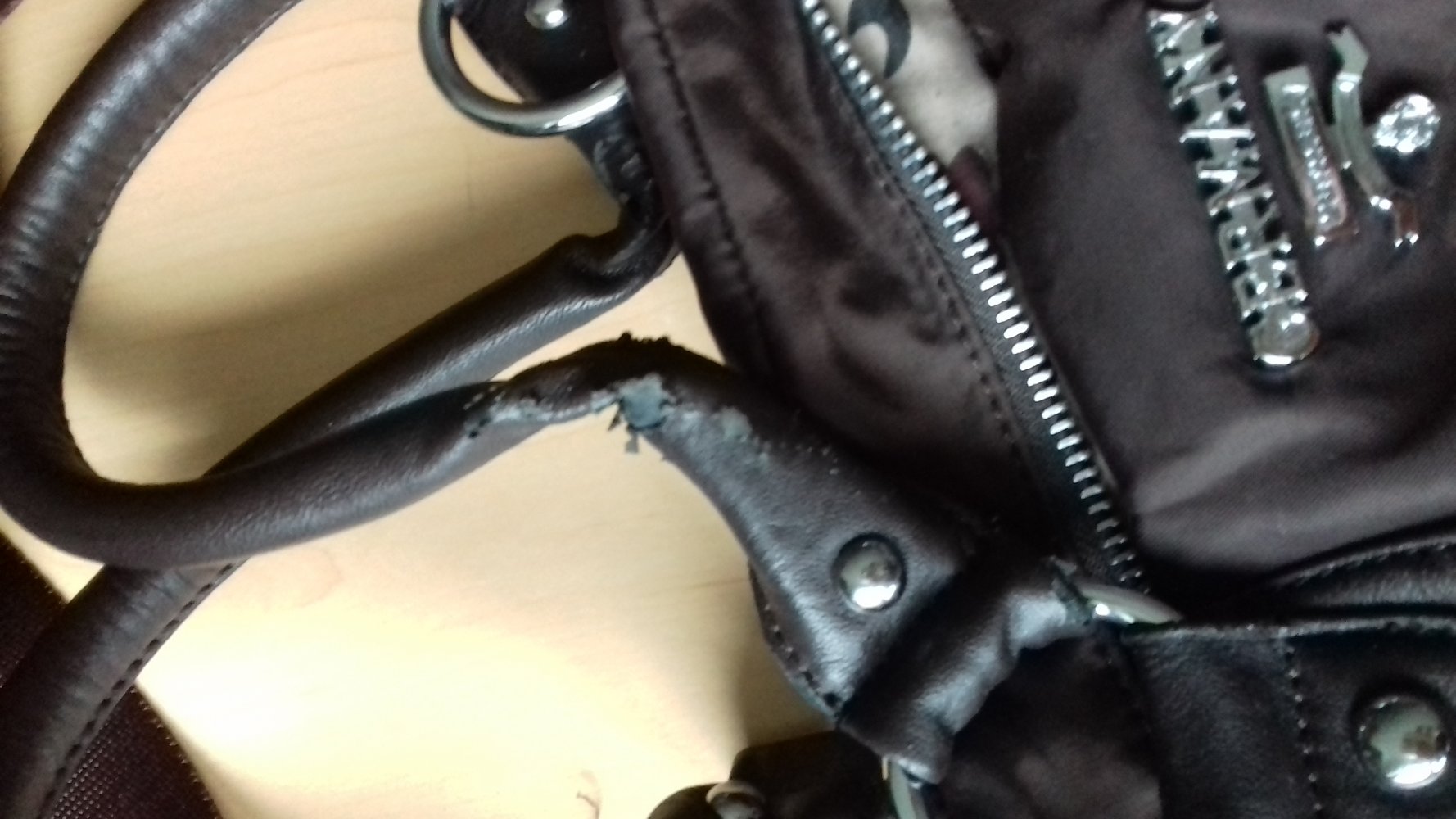 tolle Handtasche von germany (leichte Gebrauchsspuren) € 3,--