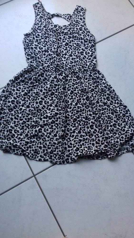 H&M Kleid Gr. 170 € 5,--