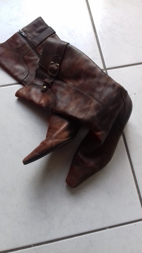 tolle Lederstiefel Gr. 38 von belissima € 20,--