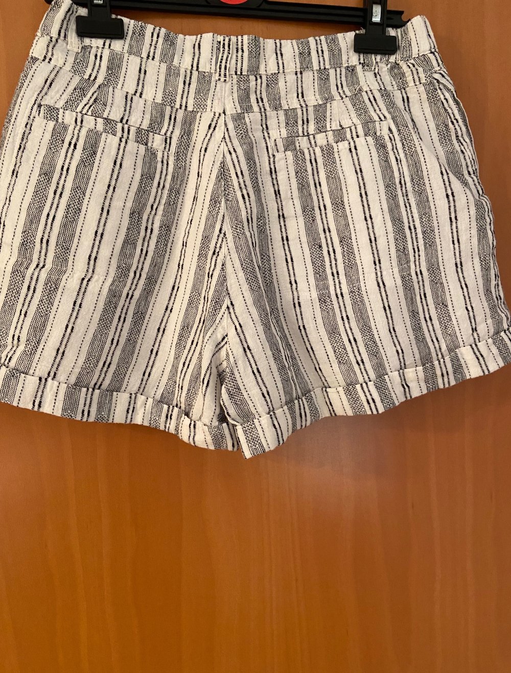 Shorts von Review