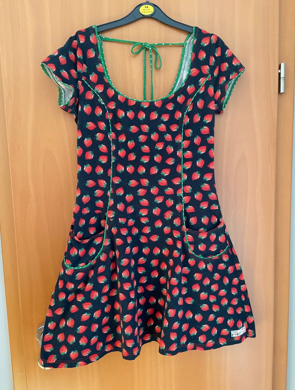 Kleid Erdbeeren