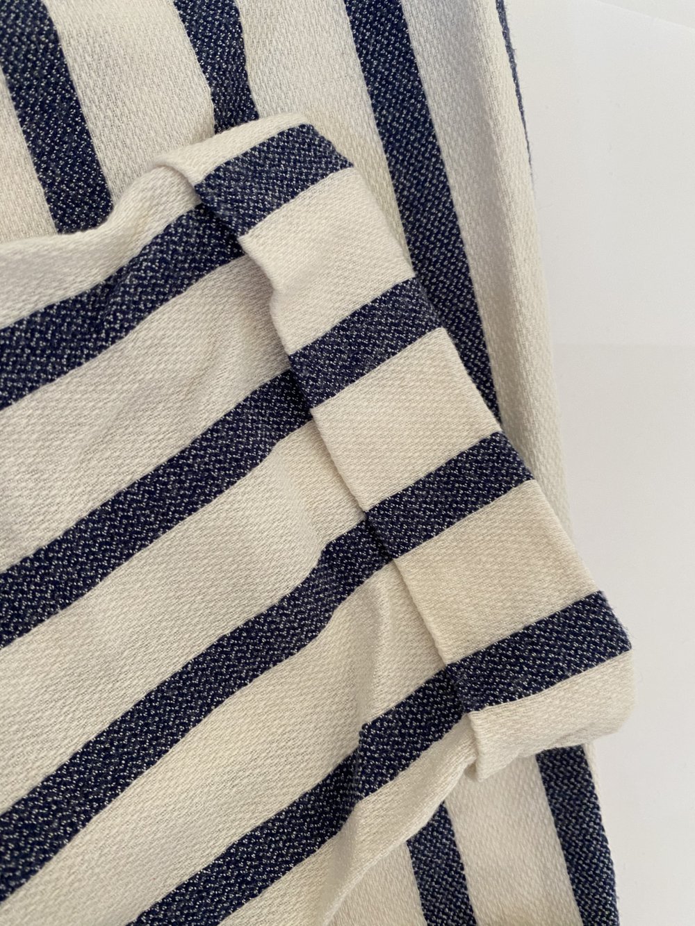 Blau-weiss gestreifte Hosen