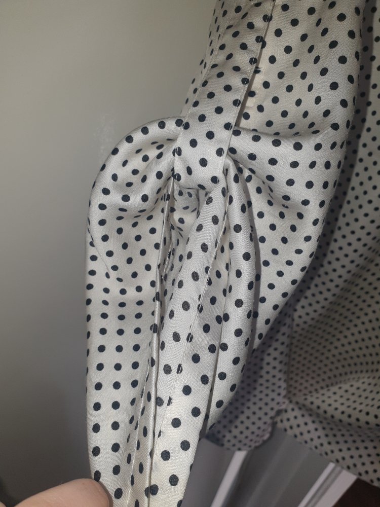 Bluse mit Punkten 