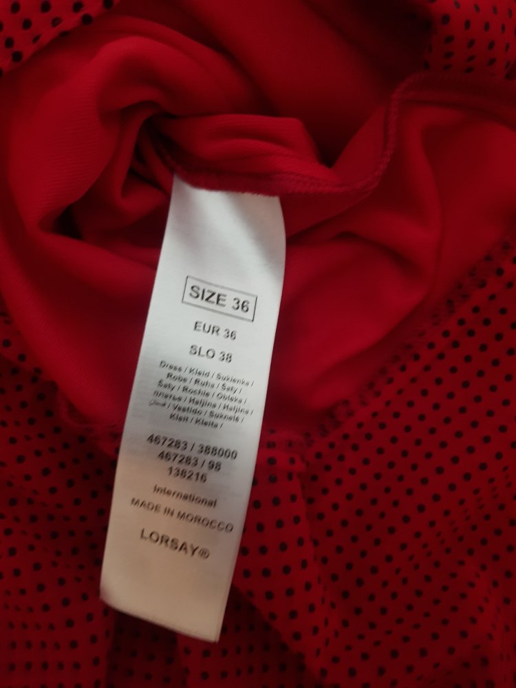 wunderschönes rotes langärmliges Chiffon-Kleid
