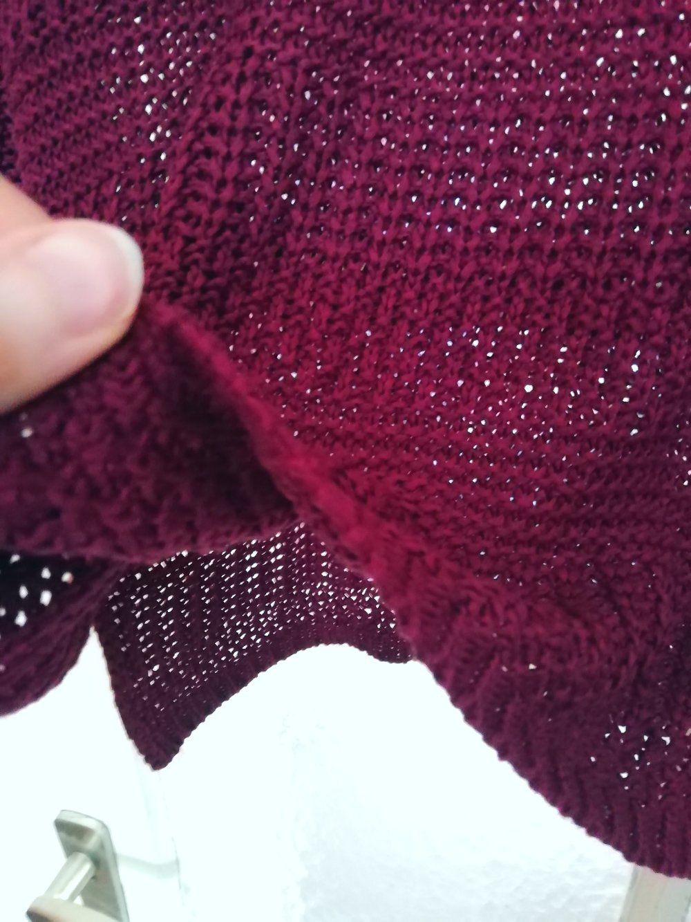 Schöner Pullover Burgunder Lila Strick