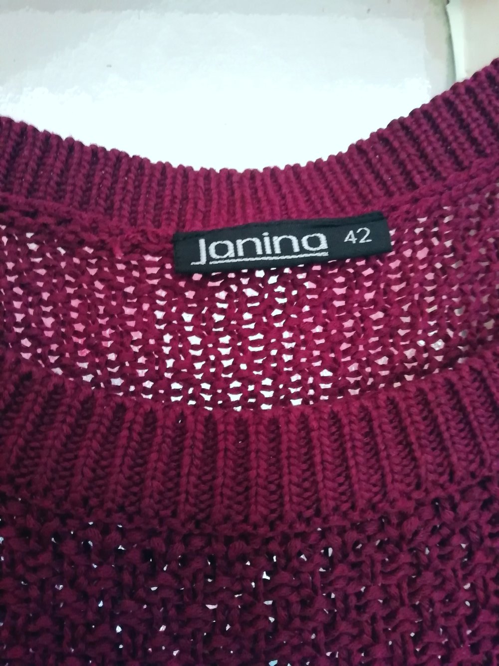 Schöner Pullover Burgunder Lila Strick