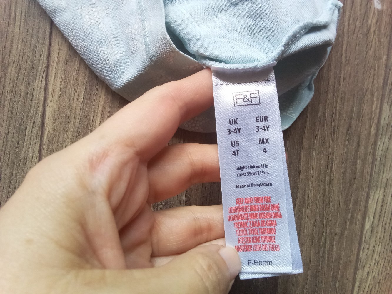 T-shirt hellblau F&F 104 Sterne 100% Baumwolle