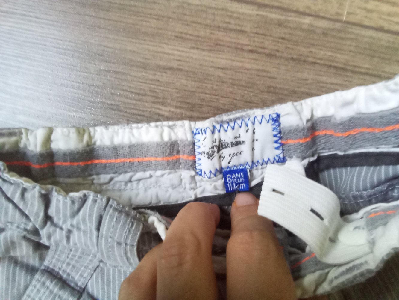 Kurze Hose grau weiß gestreift 6 Jahre 114cm 100% Baumwolle
