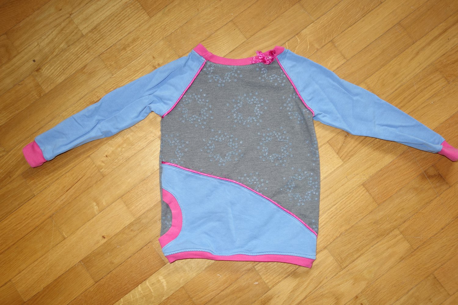 Pullover handmade 92 98 pink grau glitzer Sterne hellblau