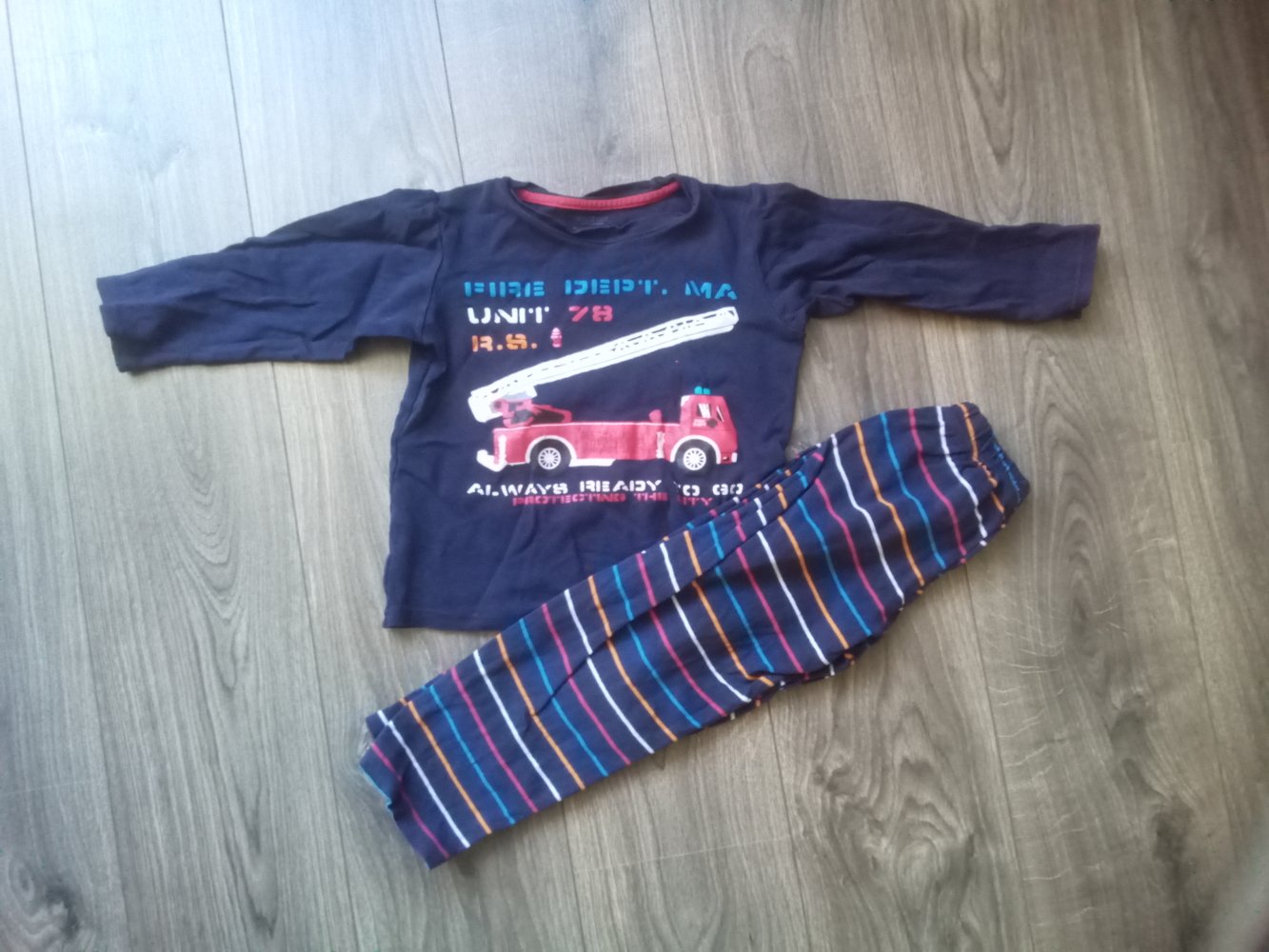 Schlafanzug zweiteilig H&M 110/116 dunkelblau Feuerwehr gestreift 100% Baumwolle