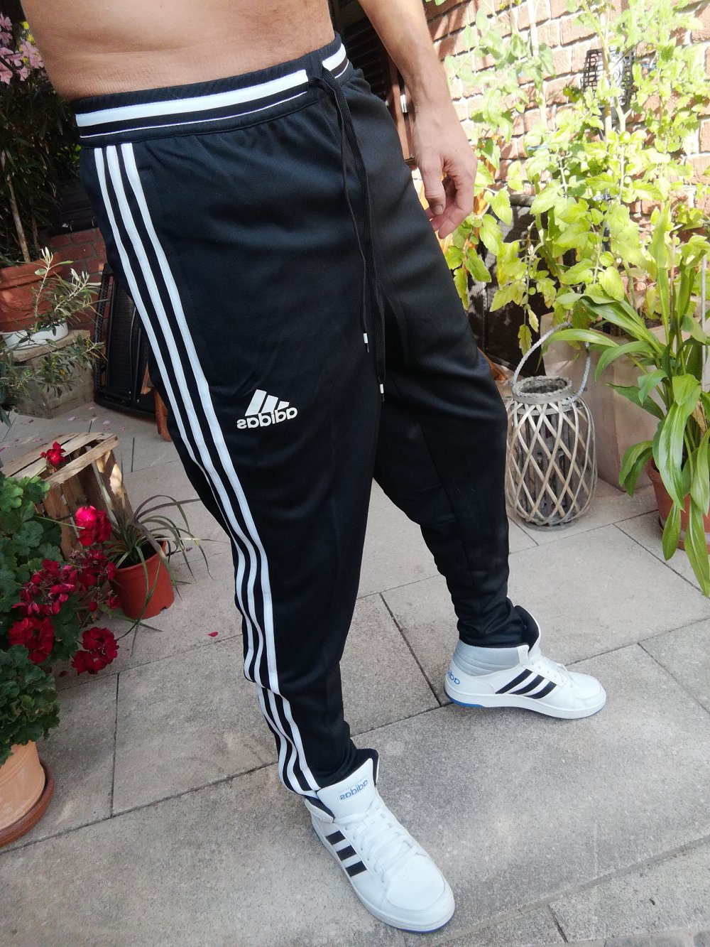 ADIDAS Jogginghose schwarz neu und ungetragen Hose Herren Gr. S Trainingshose