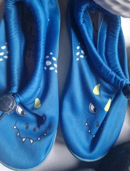 Schwarze nike Schuhe Gr. 27, blaue schwimmschuhe Gr.27, graue Nike Schuhe