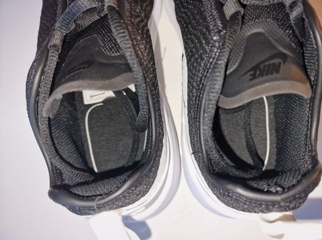 Nike Air Max Motion 2
