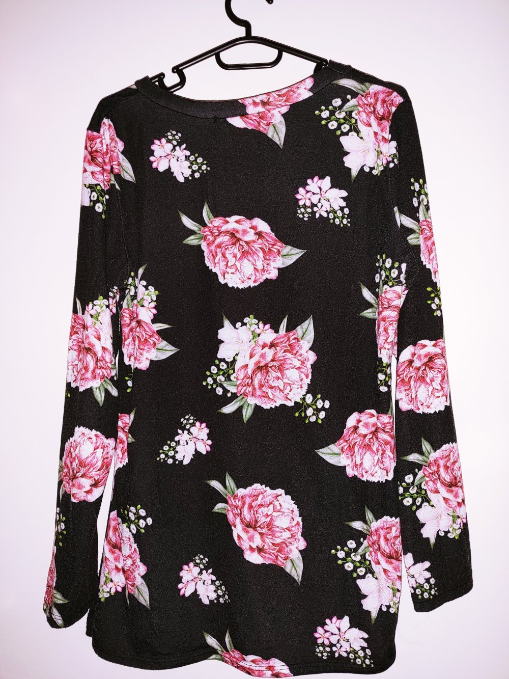 Pullover mit Blumenmuster und Knoten