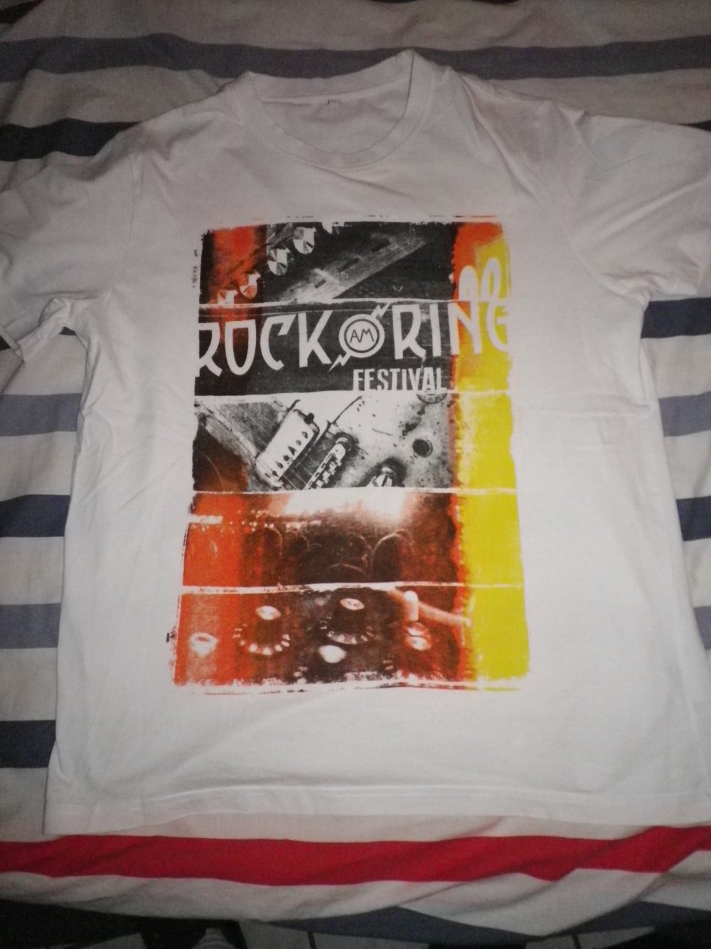 Rock am Ring T-Shirt mit Druck auf der Brust in weiß in Gr.XL