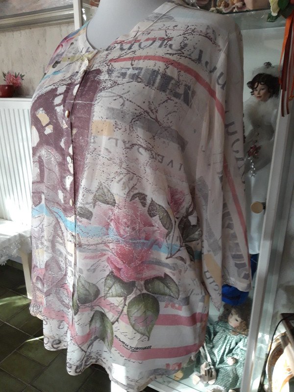 Schöne bunte leichte Bluse mit Glitzersteinchen
