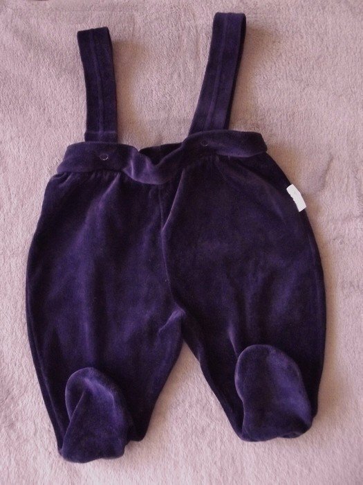 Süße Nicki Schlupfhose mit Trägern von Baby Walz