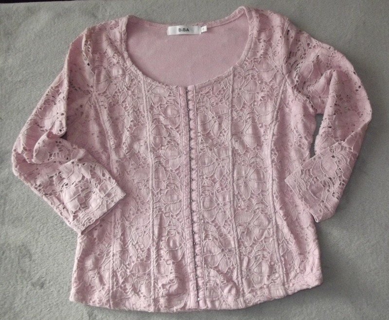 Schönes rosa Shirt/Jacke mit ¾ Armen mit Hacken Verschluss 