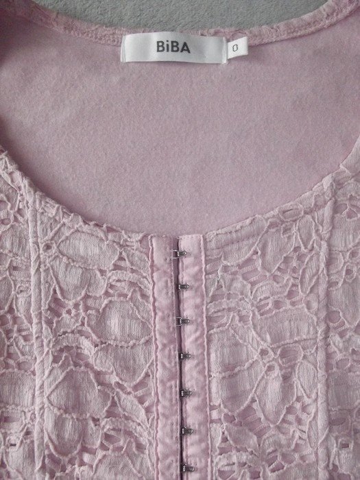 Schönes rosa Shirt/Jacke mit ¾ Armen mit Hacken Verschluss 
