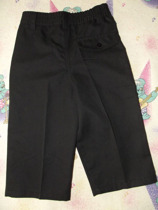Schöne feine schwarze Hose und ein schönes weißes Hemd 