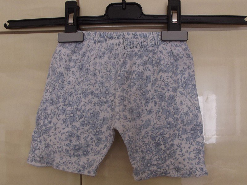 Schöne kurze Hose